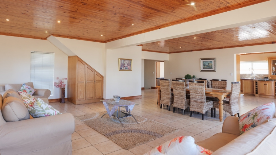 5 Bedroom Property for Sale in Oceanview Heights Western Cape